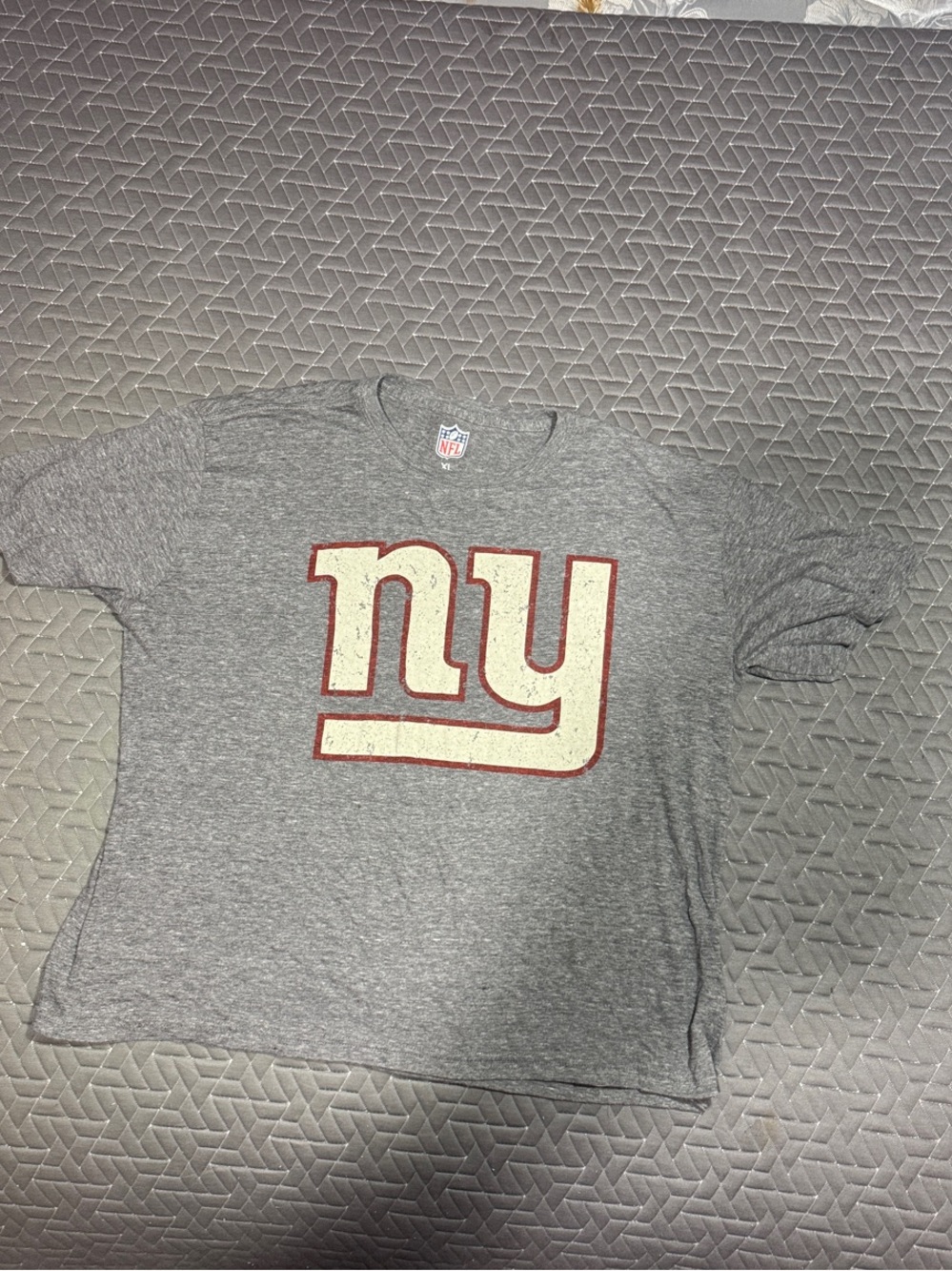 NFL New York Giants Gray Short-Sleeve Tee with Red-Outlined Cream 'ny' Logo